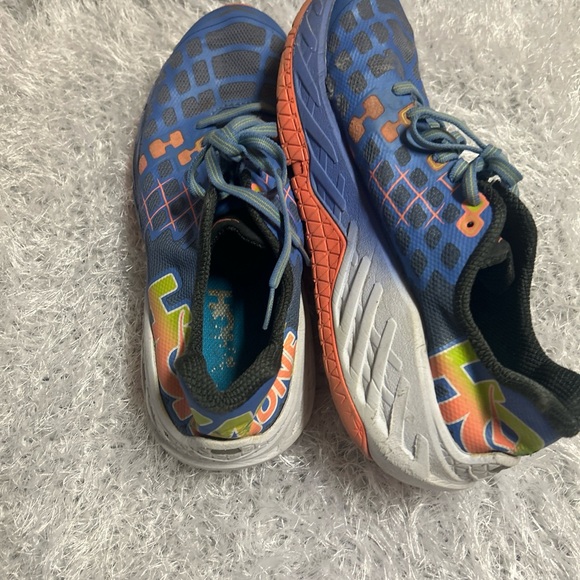 HOKA ONE ONE size 9.5 - Picture 5 of 10